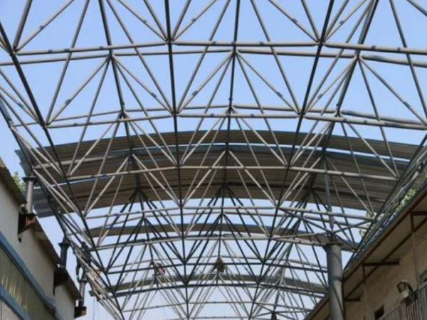 建阳网架加工厂家必须注意的细节问题